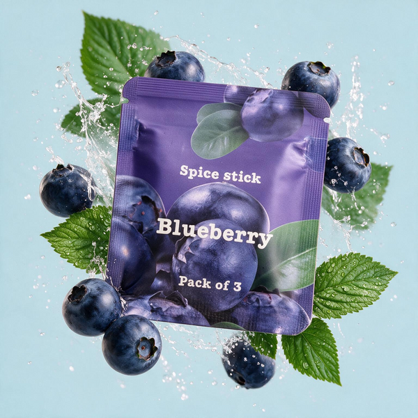 QuitAir Spice Stick Blueberry – nikotinfreie Aroma-Kerne im 3er-Pack, umgeben von frischen Blaubeeren