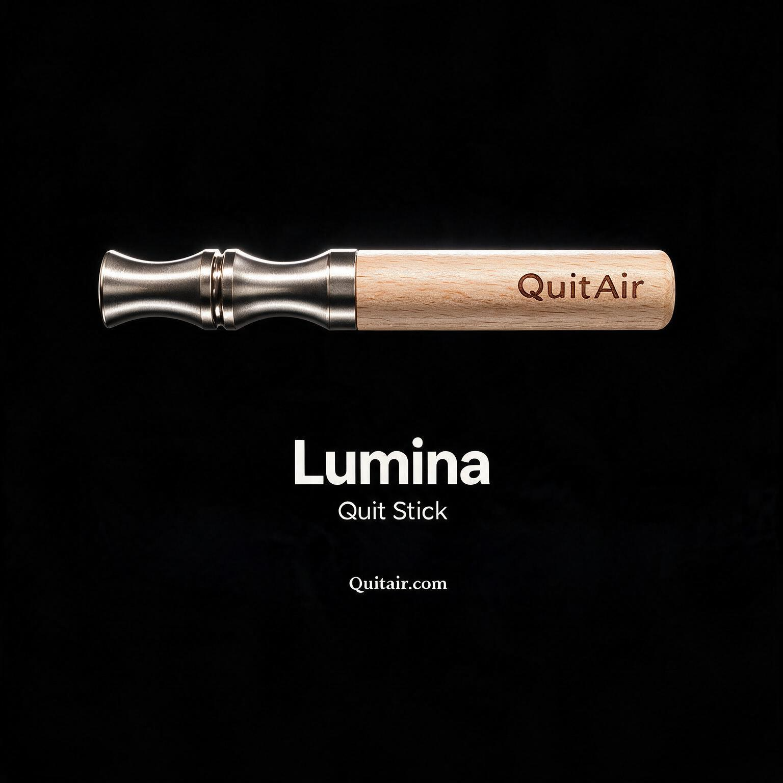 QuitAir Quit Stick Lumina – Produktaufnahme auf schwarzem Hintergrund mit Namenszug
